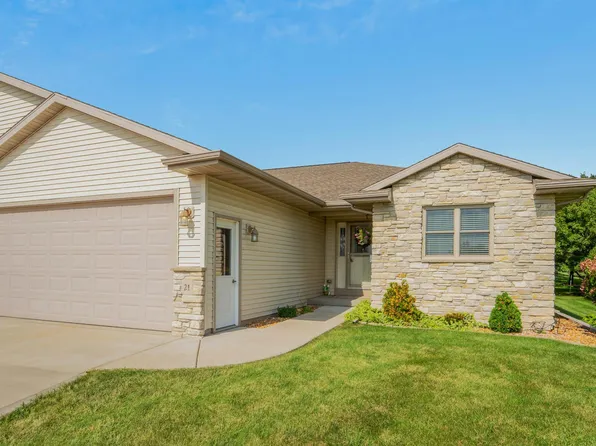 21 Trails End Ct, Fond Du Lac, WI 54937