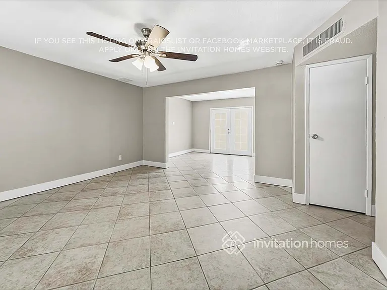 7005 N 76th Dr — Photo 6