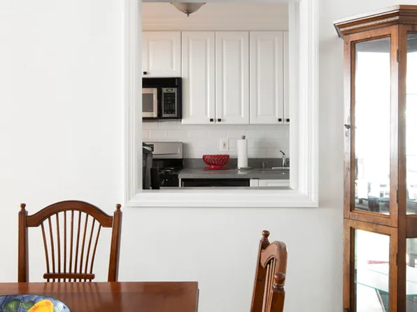 333 East 66th Street 3L image 11 of 12