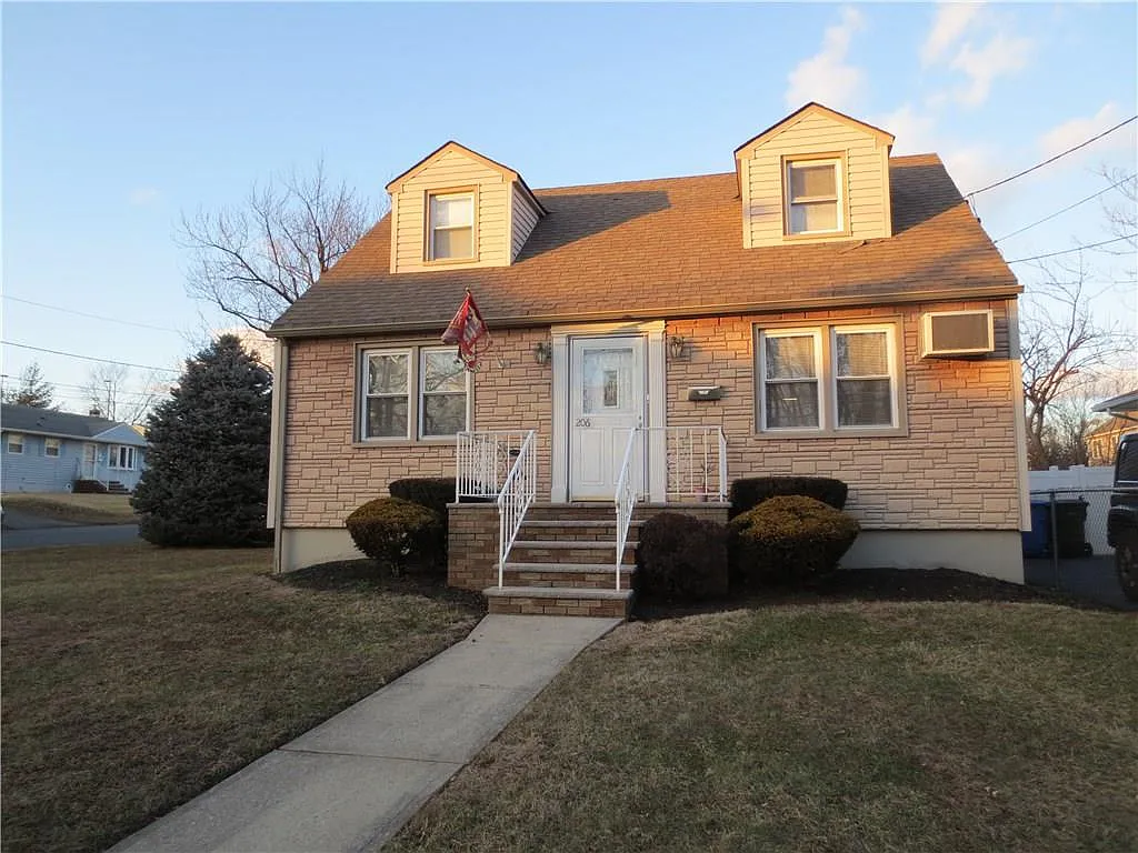 206 Metuchen Ave photo 1