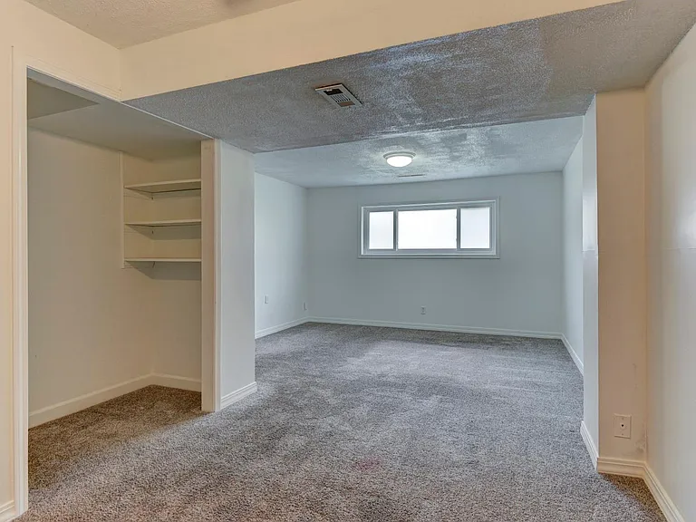 3514 Glory Cir — Photo 25