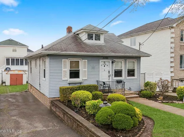 3395 Richmond Ave, Staten Island, NY 10312