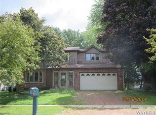 3 Old Farm Rd, Depew, NY 14043