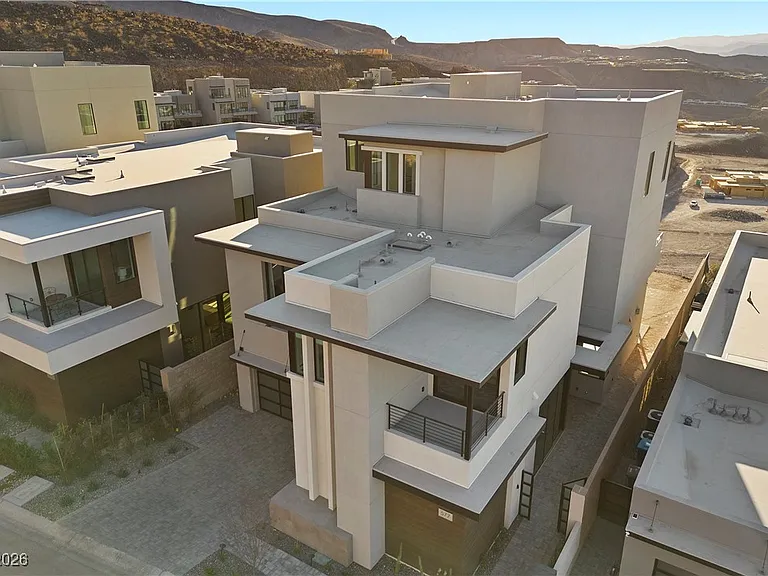 577 Overlook Rim Dr — Photo 64