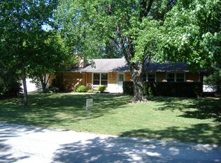 1605 Mitchell Dr, Mahomet, IL