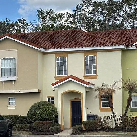 427 Madison Cir — Photo 2
