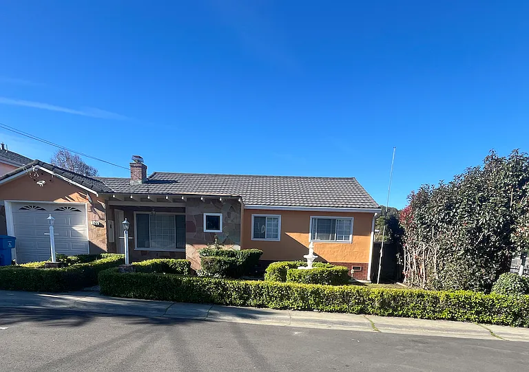 195 Balboa Way — Photo 1