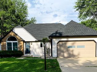2010 Scottsdale Dr, Champaign, IL 61822