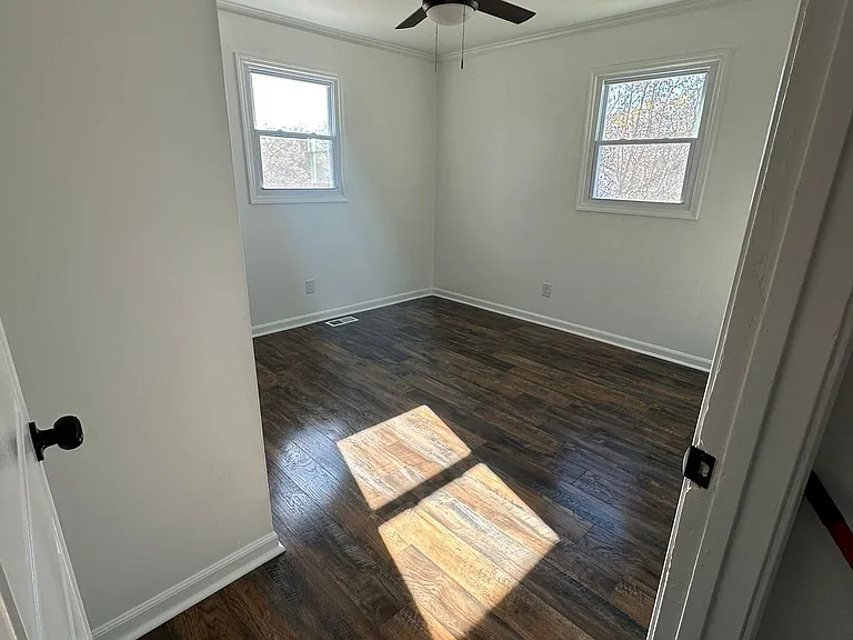 319 Devonwood Ct — Photo 6