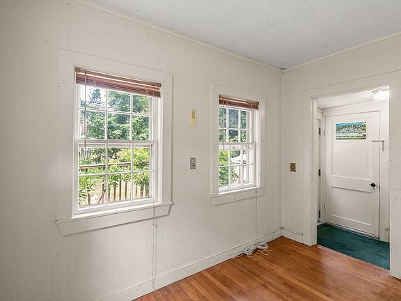 5th image of 40 Fairfield St