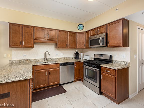 4th image of 8515 Woodward Ave Unit 202
