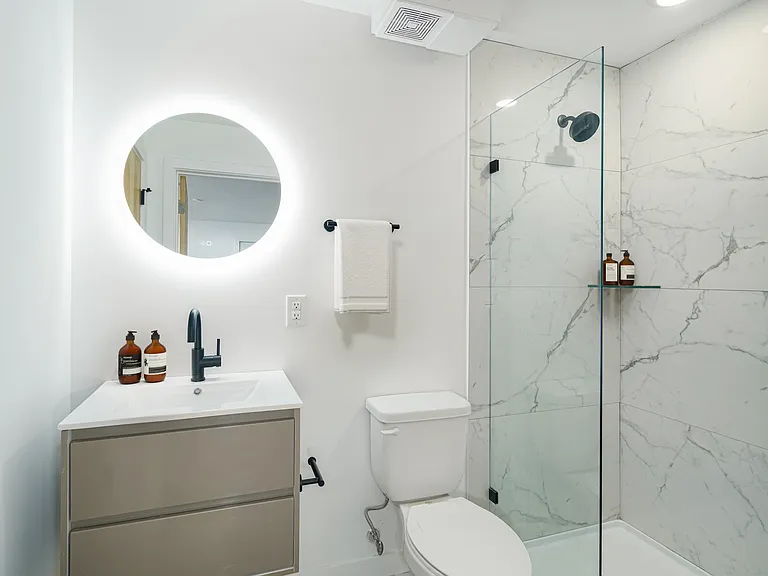 640 Moore St #204 — Photo 5