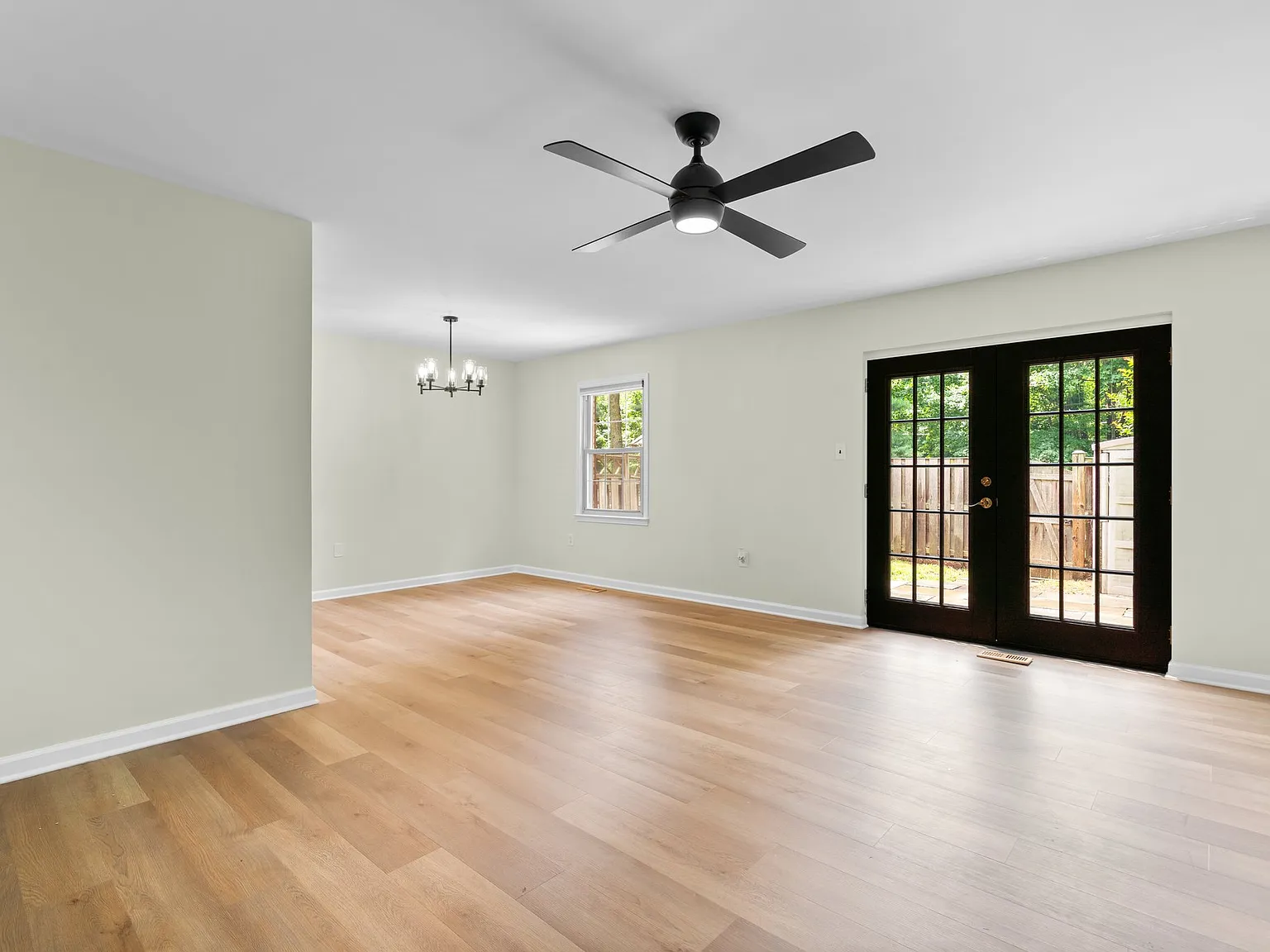 4 bed, 1408 sqft, $3,300 — Photo 3