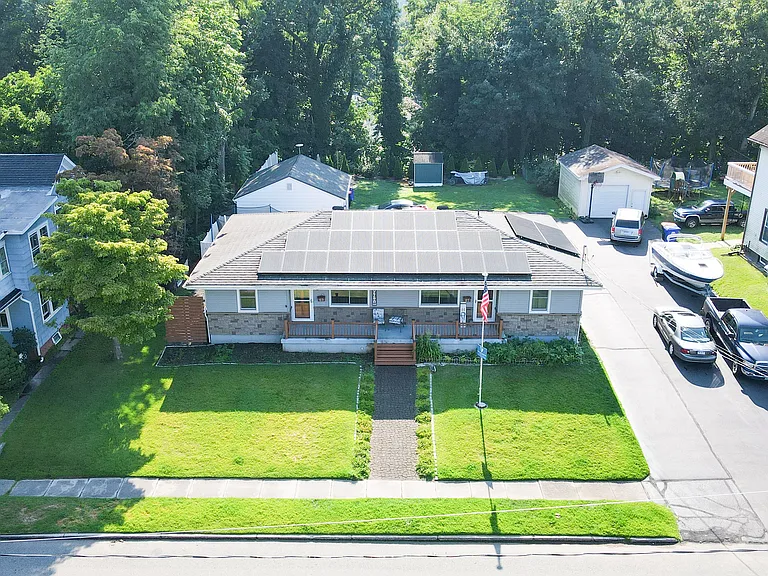 63 Home Ave — Photo 2