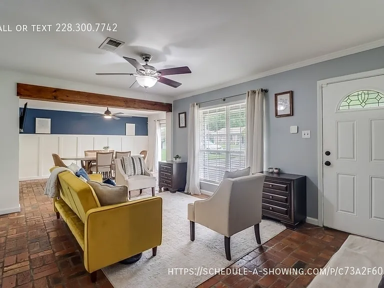 7201 Bienville Dr — Photo 3
