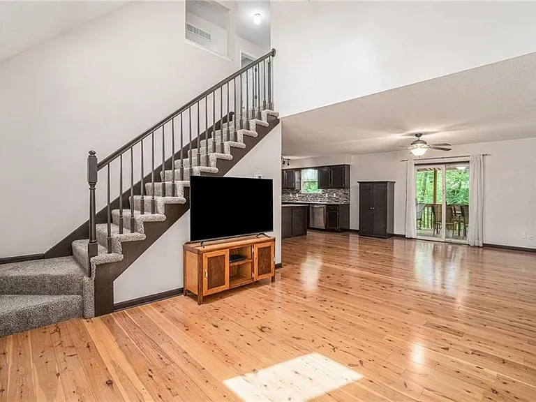 1853 Chickadee Dr — Photo 4