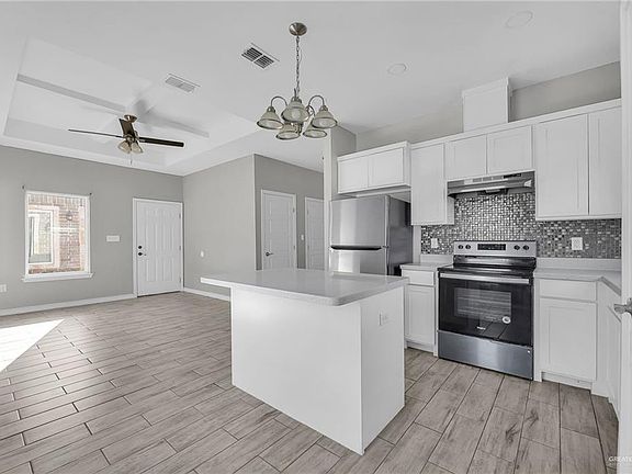 5th image of 2713 Primrose Ave