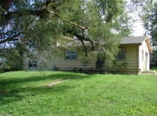304 W Duncan Dr, Savannah, MO 64485