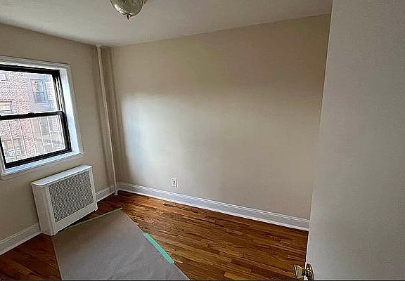 4th image of 30-71 29th St #2ZX