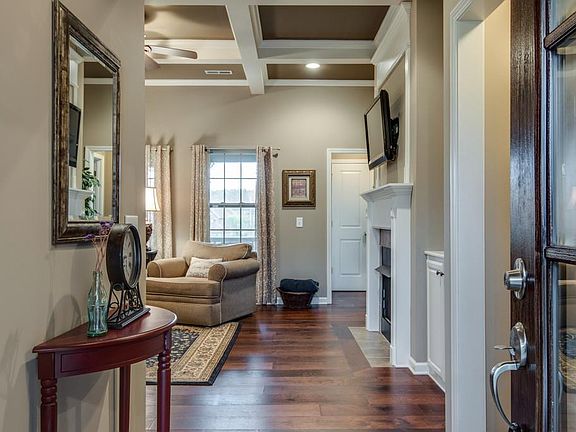 5th image of 105 Clarice Ct