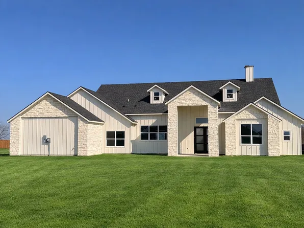 521 Fox Hill Ct, Waxahachie, TX 75167