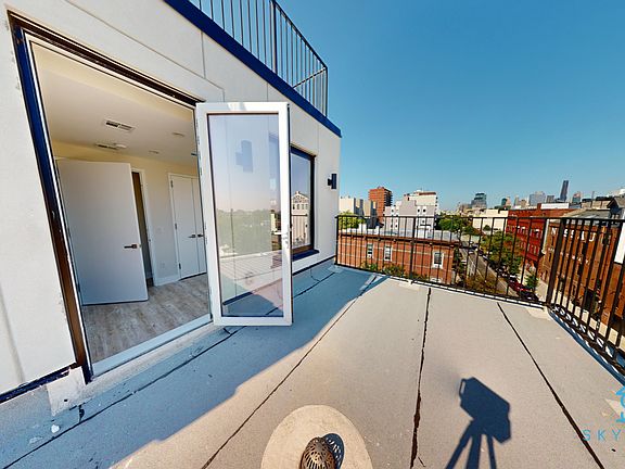 3rd image of 645 Franklin Ave #Penthouse