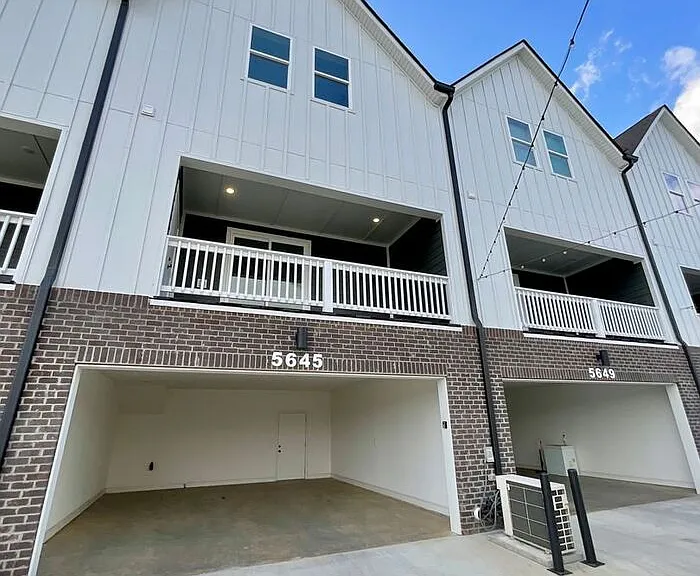 5710 Sofias Cir — Photo 21