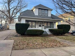 2022 Chestnut St, Quincy, IL 62301