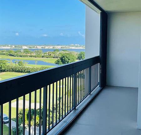 5th image of 2000 Presidential Way APT 1002
