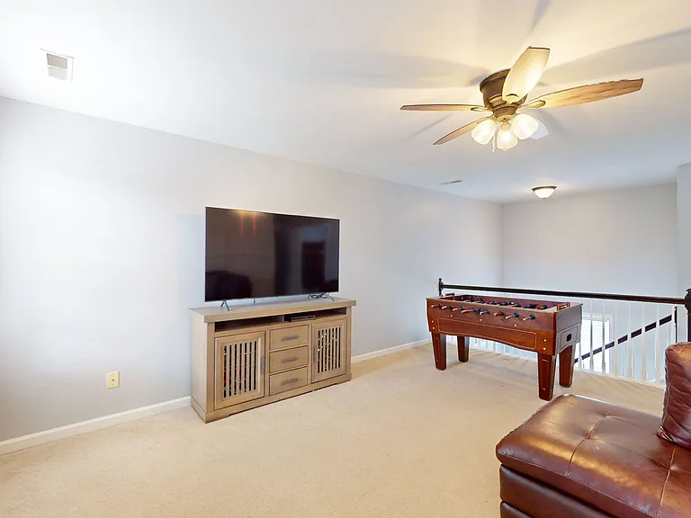 2259 Dewey Dr — Photo 18