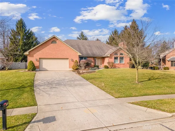 725 Baneberry Ct, Tipp City, OH 45371