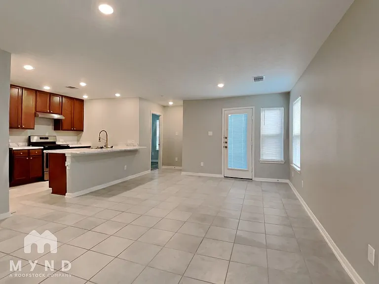 627 Coyote Canyon Ct — Photo 8