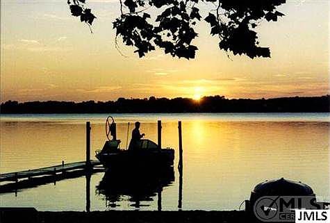 Please see Virtual Tour!