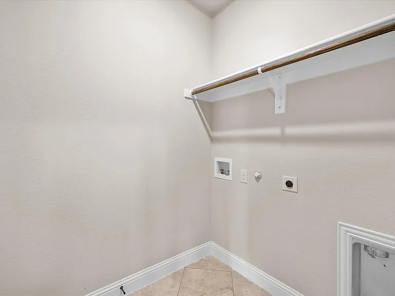 350 Red Cedar Dr — Photo 14
