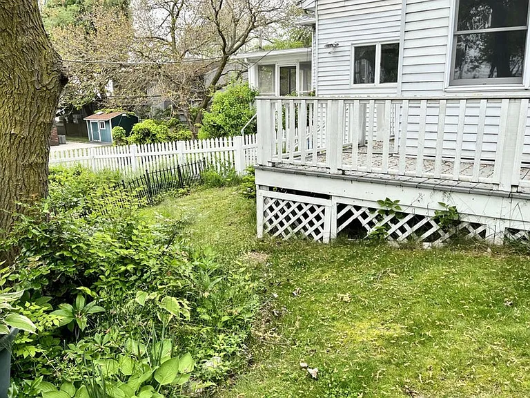 102 N Pier St — Photo 27