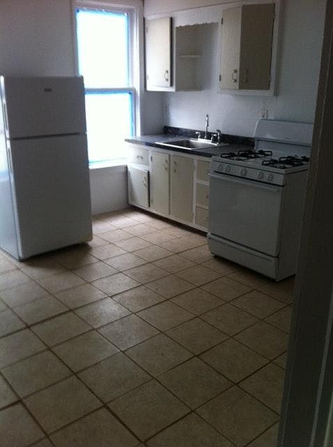 2nd image of 134 Park Pl #1