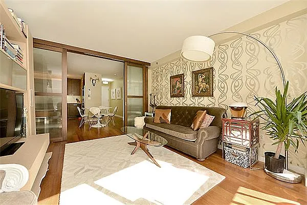 Sold by R New York | media 14