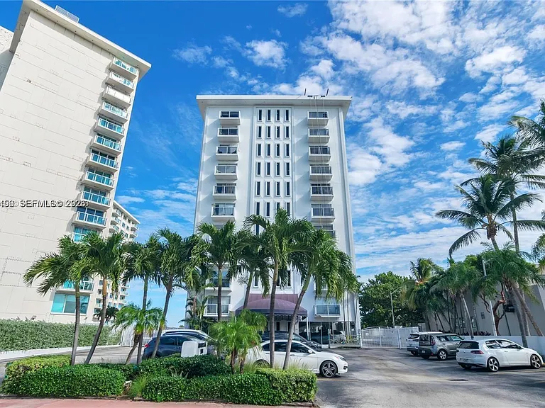 5313 Collins Ave #704 — Photo 15