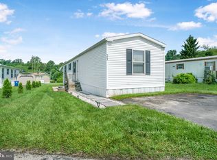 21 Chesapeake Est, Thomasville, PA 17364
