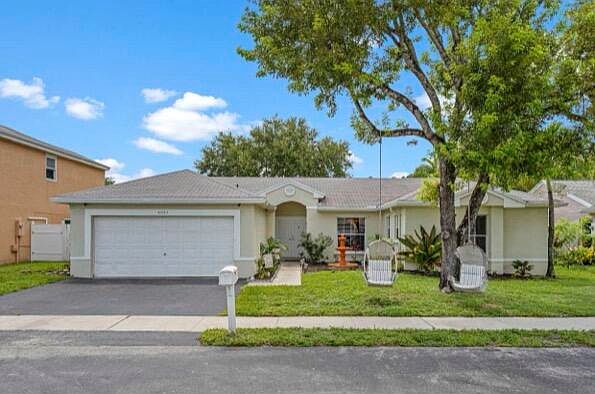 1st image of 4021 SW 72ND Terrace