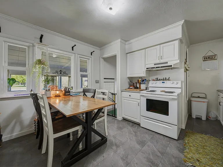 3258 Anderson Dr — Photo 8