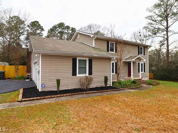 2nd image of 105 Black Oak Trl