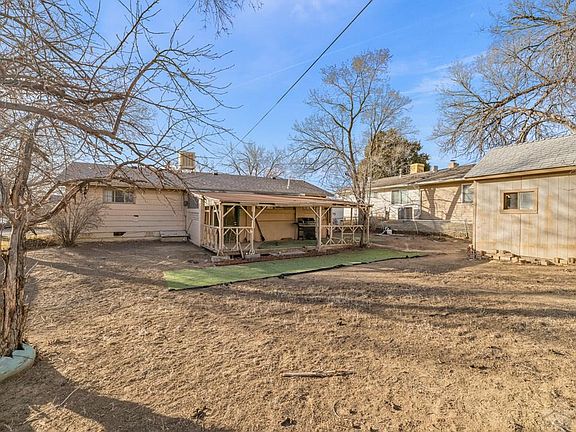 2nd image of 18 Dundee Ln