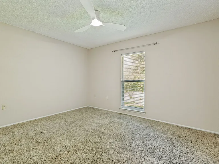16006 Eagleway St — Photo 15