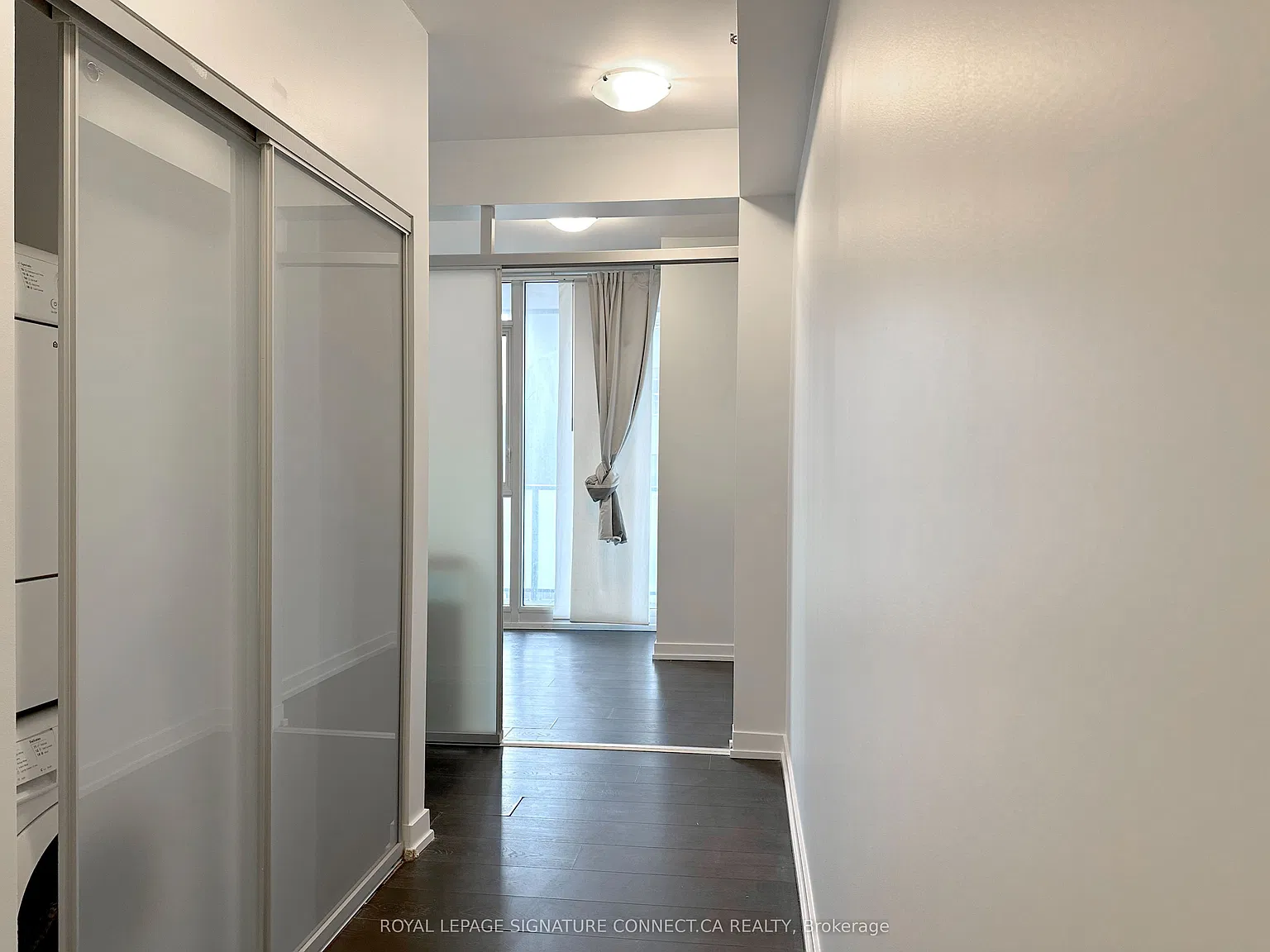 426 University Ave — Photo 3