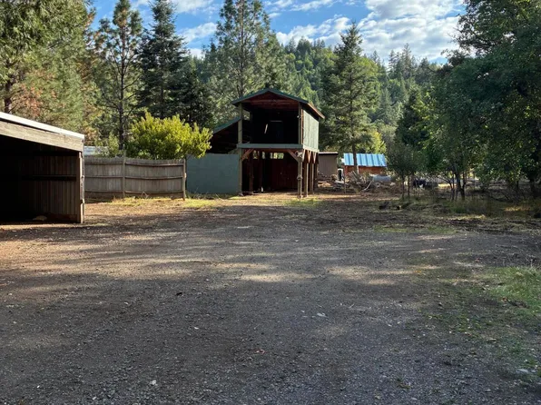 21833 Antioch Rd, White City, OR 97503