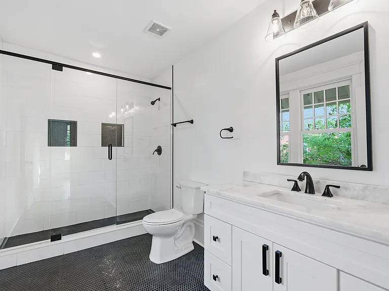 610 Russell St — Photo 18
