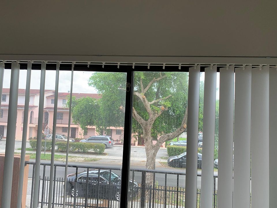 1st image of 1471 W 43rd Pl #206