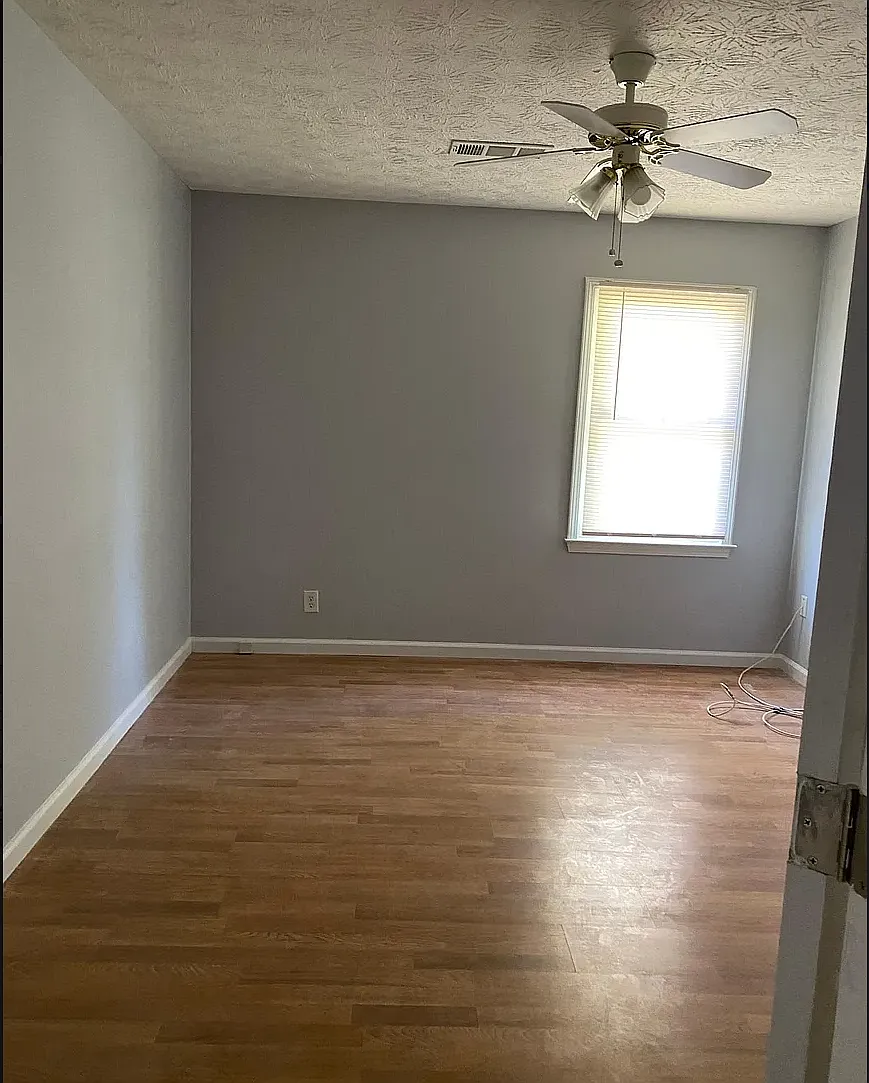 4 bed, 1500 sqft, $2,000 — Photo 2