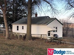 101 S 2nd St, Coin, IA 51636